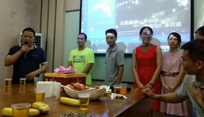 康盈静音门窗8月员工生日晚会欢乐举行，嗨爆全场！！！